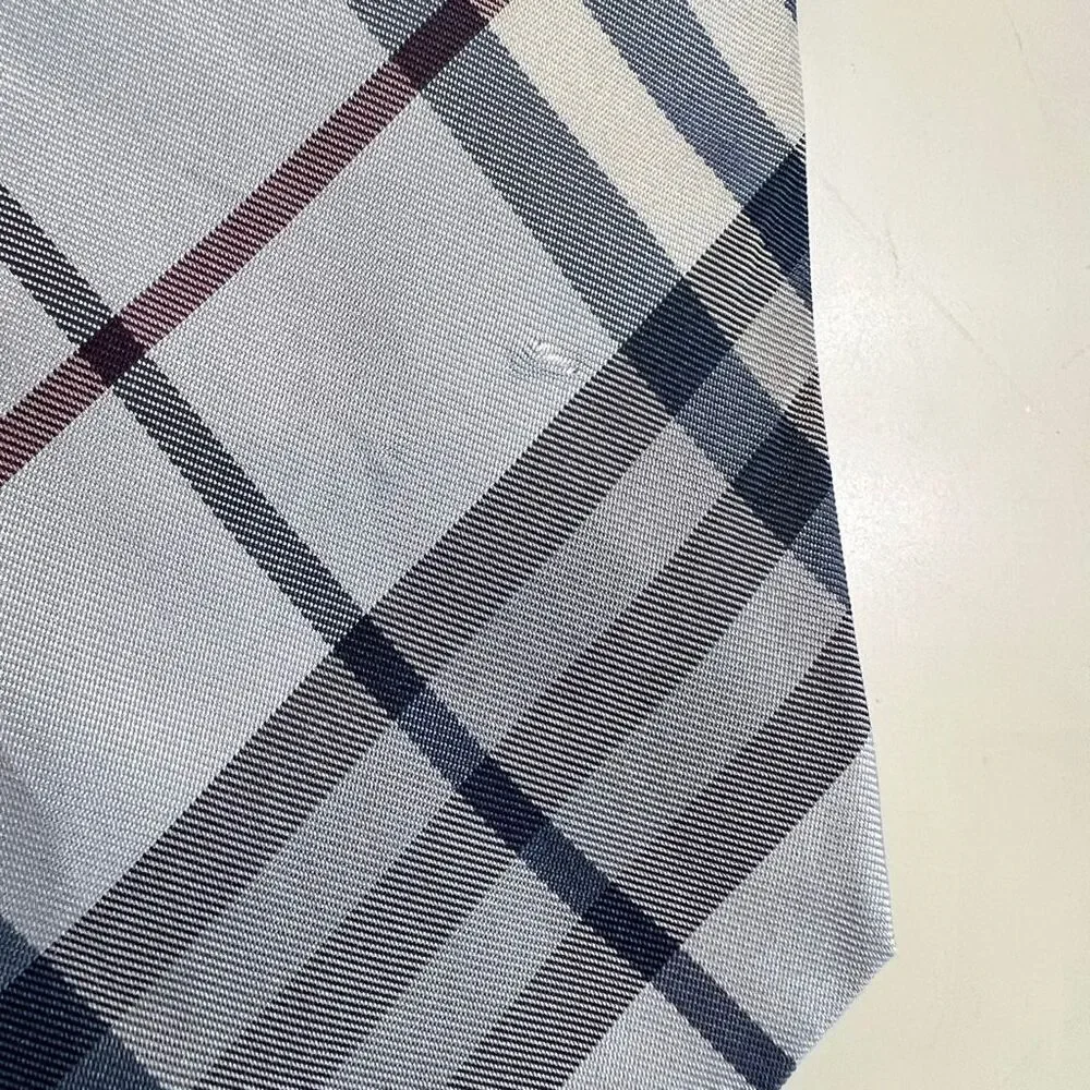 Burberry London Men's 100% Silk Nova Check Plaid Made In Italy Necktie Blue